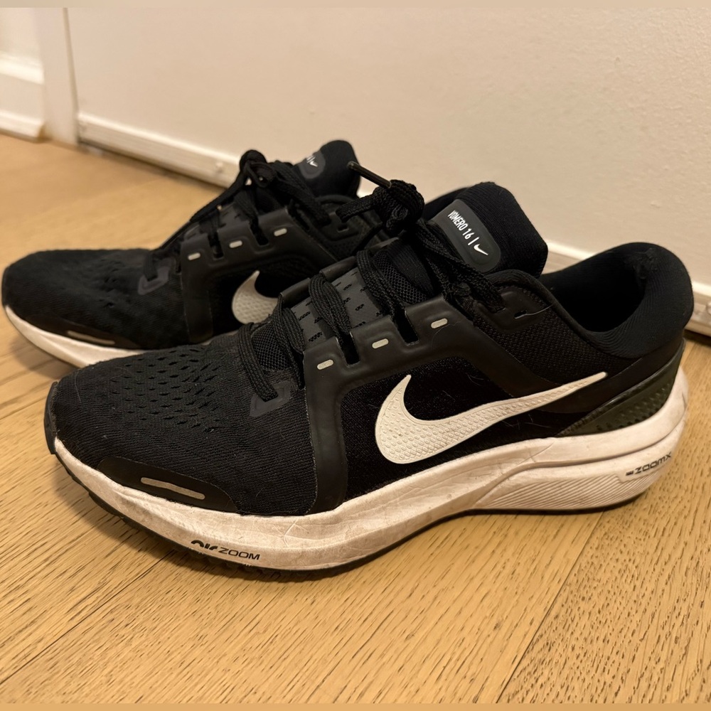 Nike Vomero Women’s- Sz 9